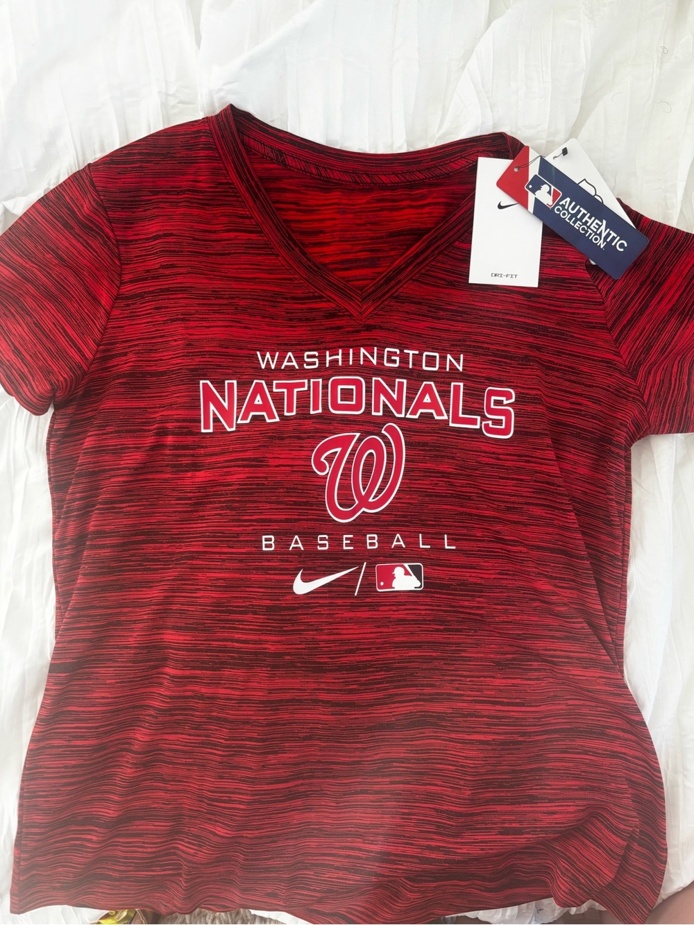 NWT Nike Dri-Fit Women's Washington Nationals V-Neck Short Sleeve Tee